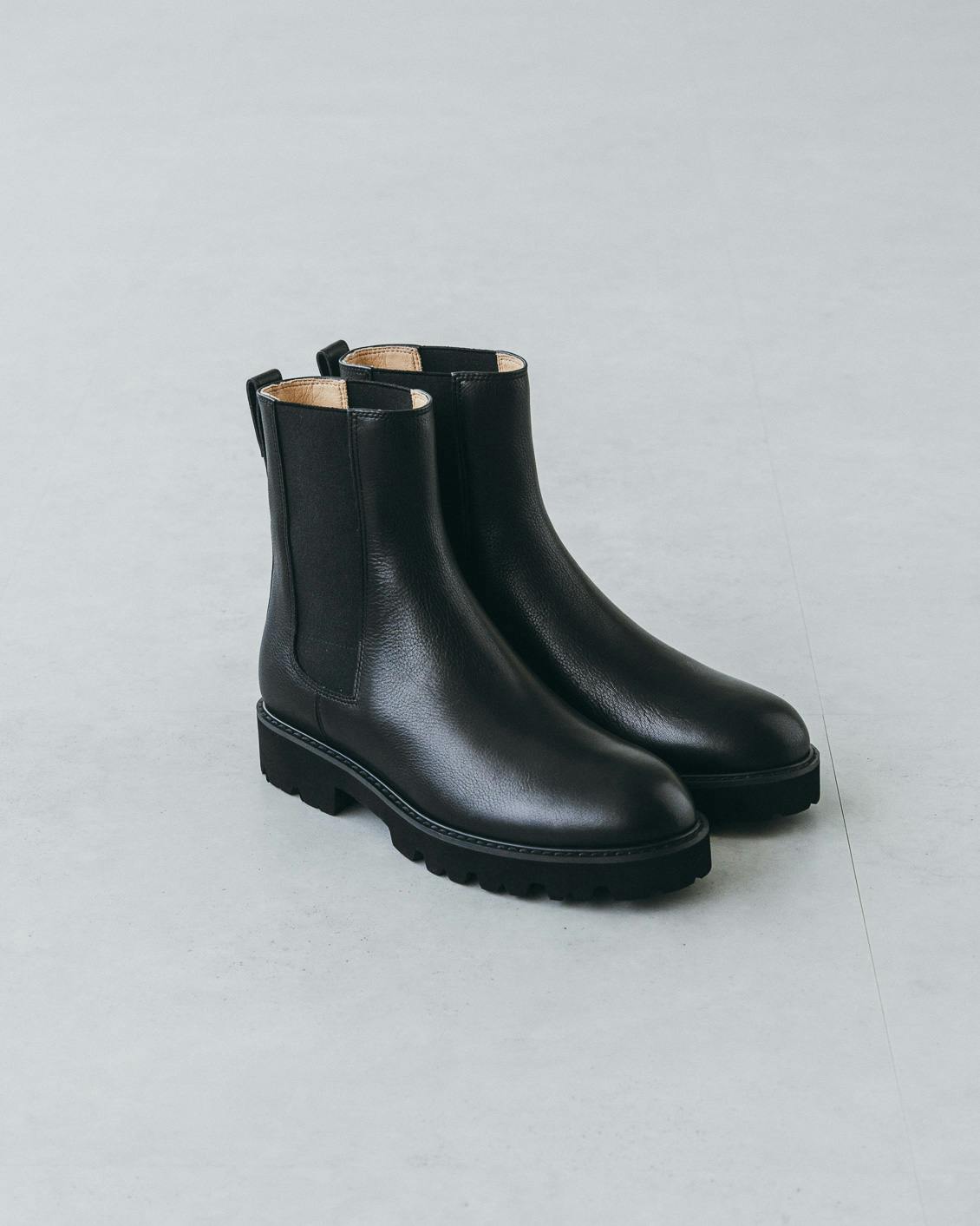品よく、軽やかに」こだわりソールのサイドゴアブーツ / 牛革