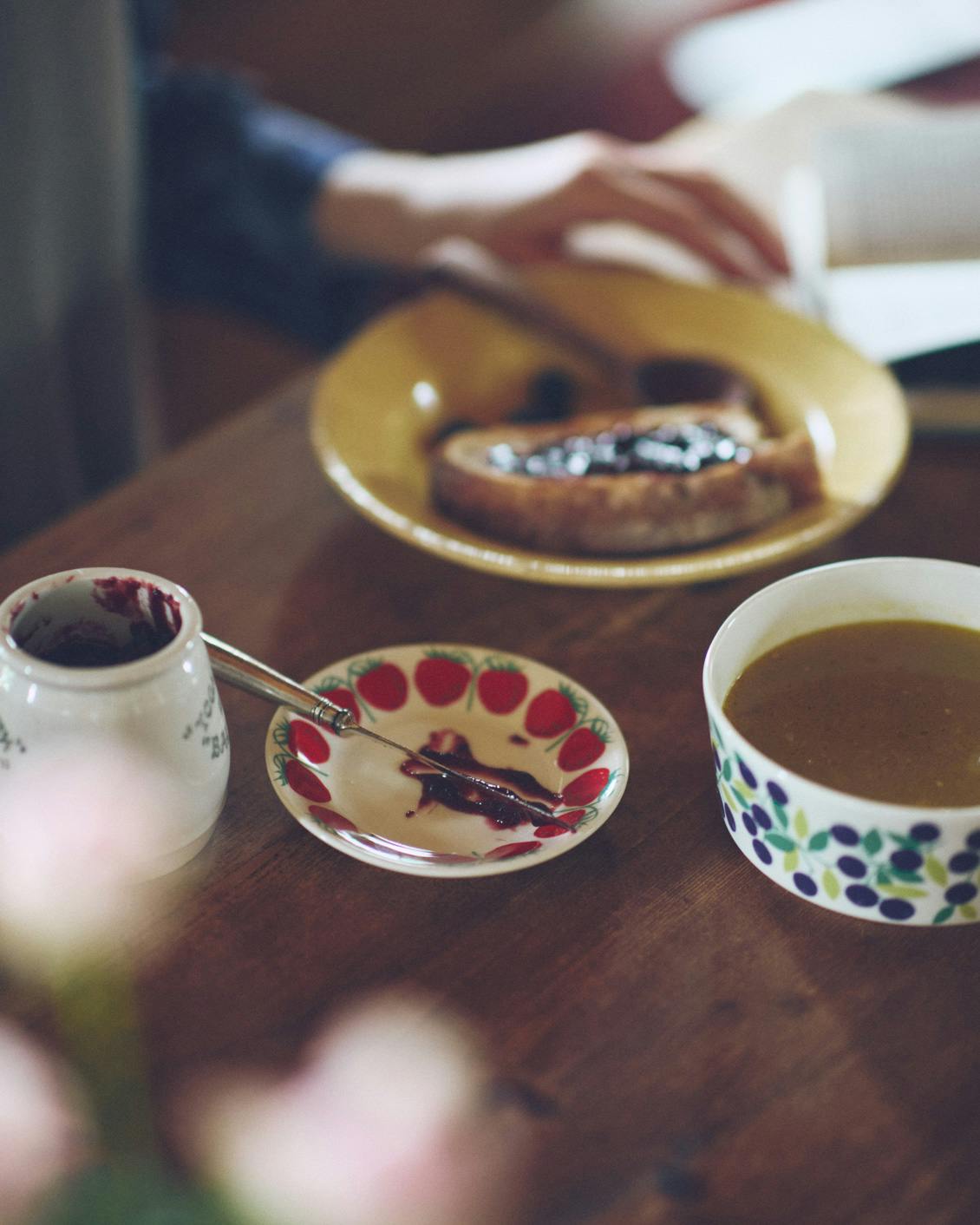 値下げ アラビア Pomona 蜂 ポット ミツバチ 大 ポモナ 送料無料でお届け】限定復刻 / ARABIA / アラビア / Pomona