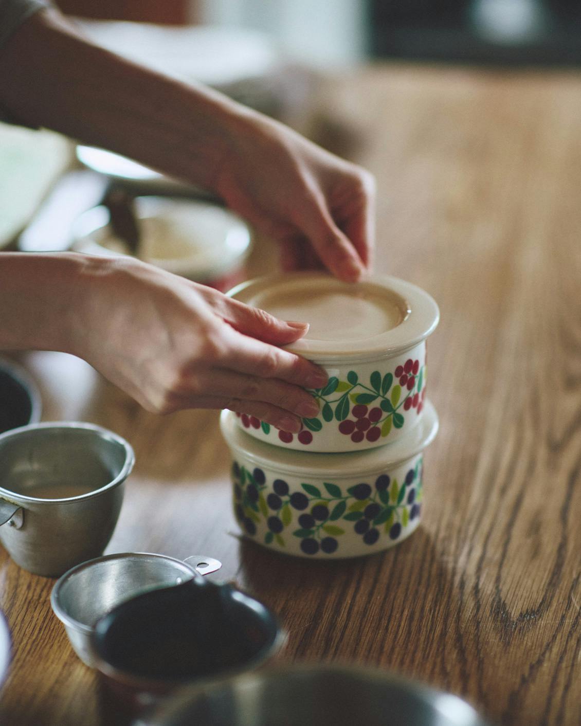 値下げ アラビア Pomona 蜂 ポット ミツバチ 大 ポモナ 送料無料でお届け】限定復刻 / ARABIA / アラビア / Pomona