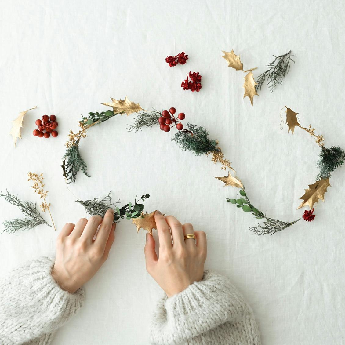 【数量限定】「クリスマスも、わたし好みに」リースにもなるガーランドキット / SOCUKA×KURASHI&Trips PUBLISHINGの商品写真