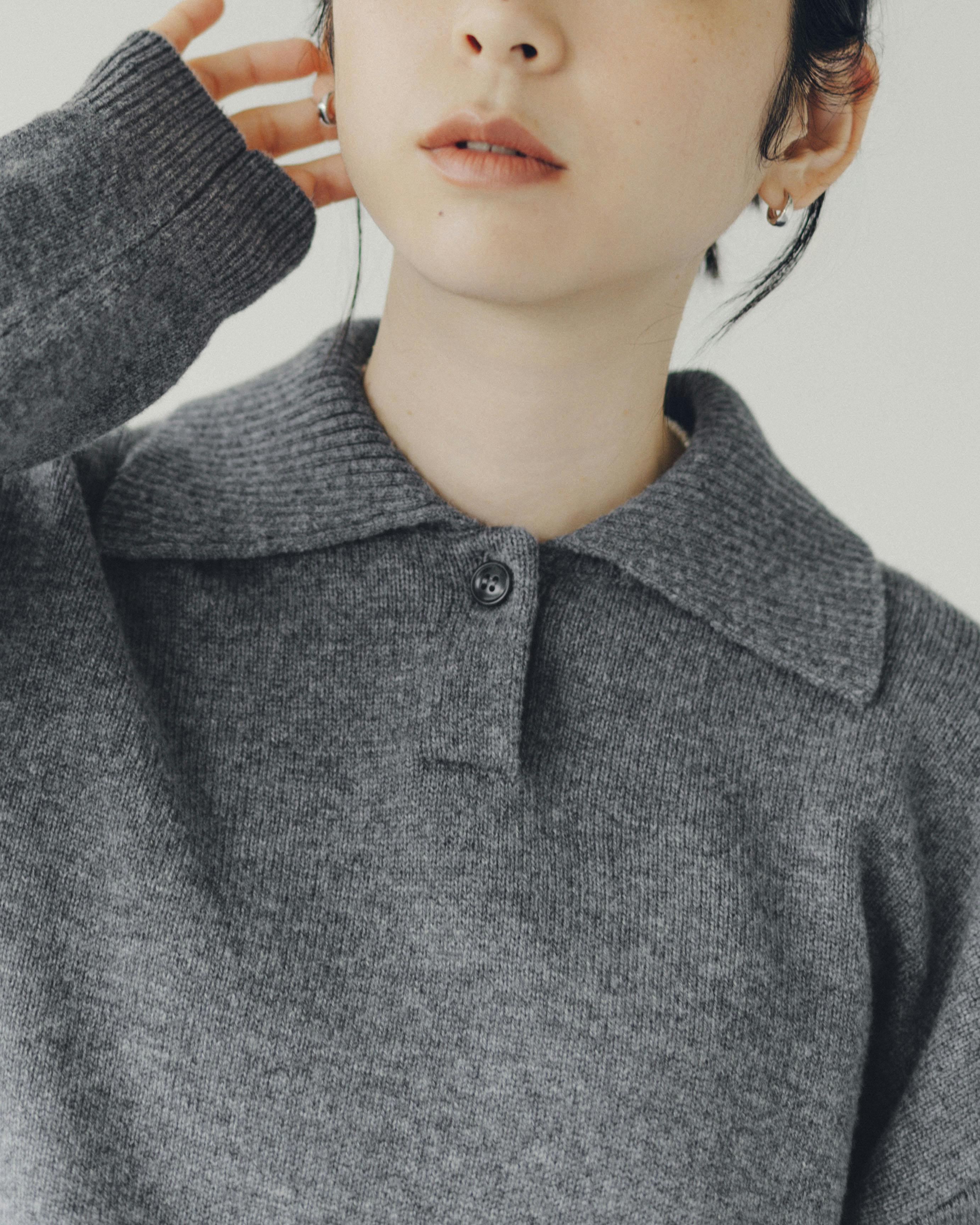 北欧、暮らしの道具店　襟付きニット　グレー 大人にひとさじのアクセント」洗えるウールの襟付きニット - 北欧