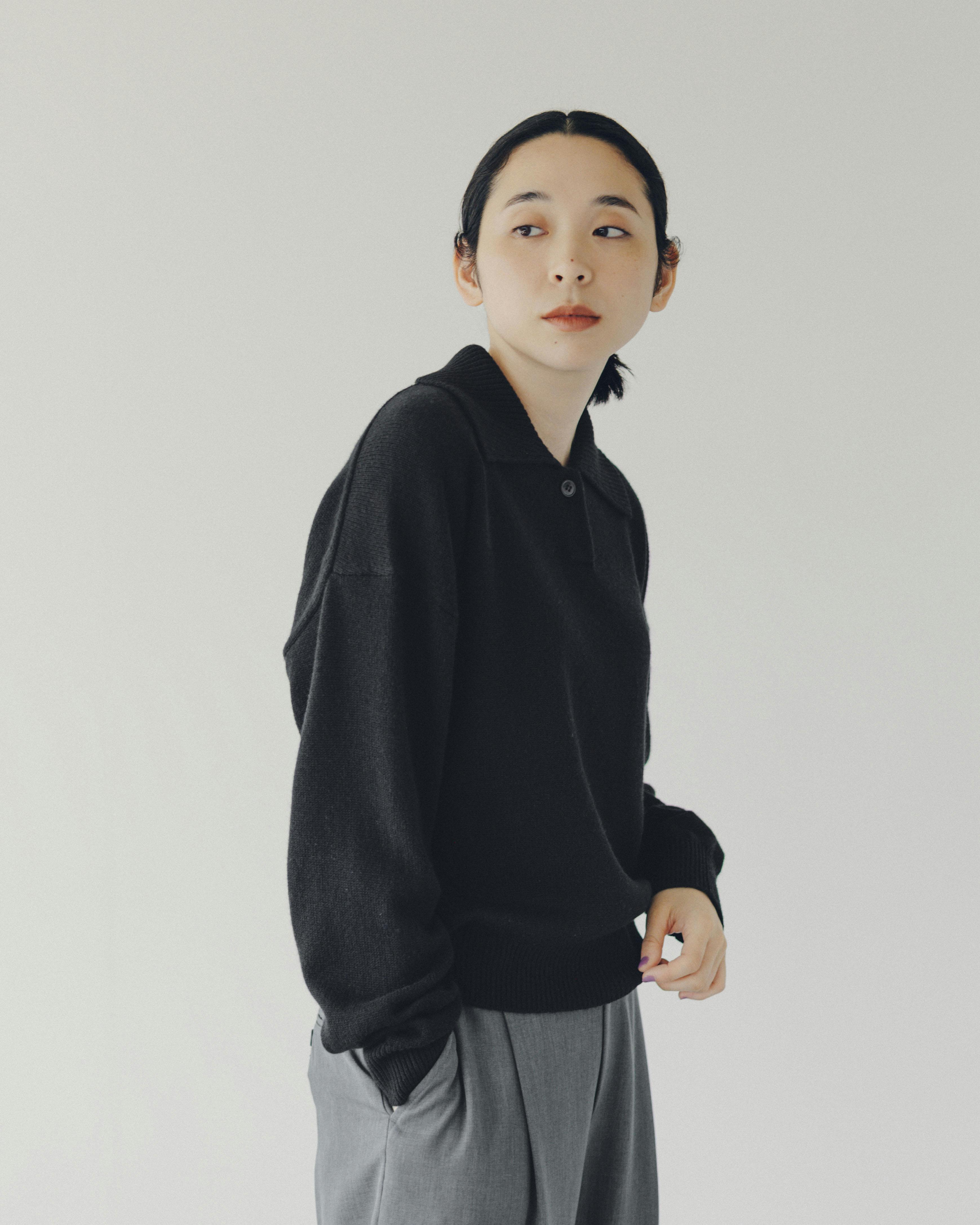 大人にひとさじのアクセント」洗えるウールの襟付きニット - 北欧