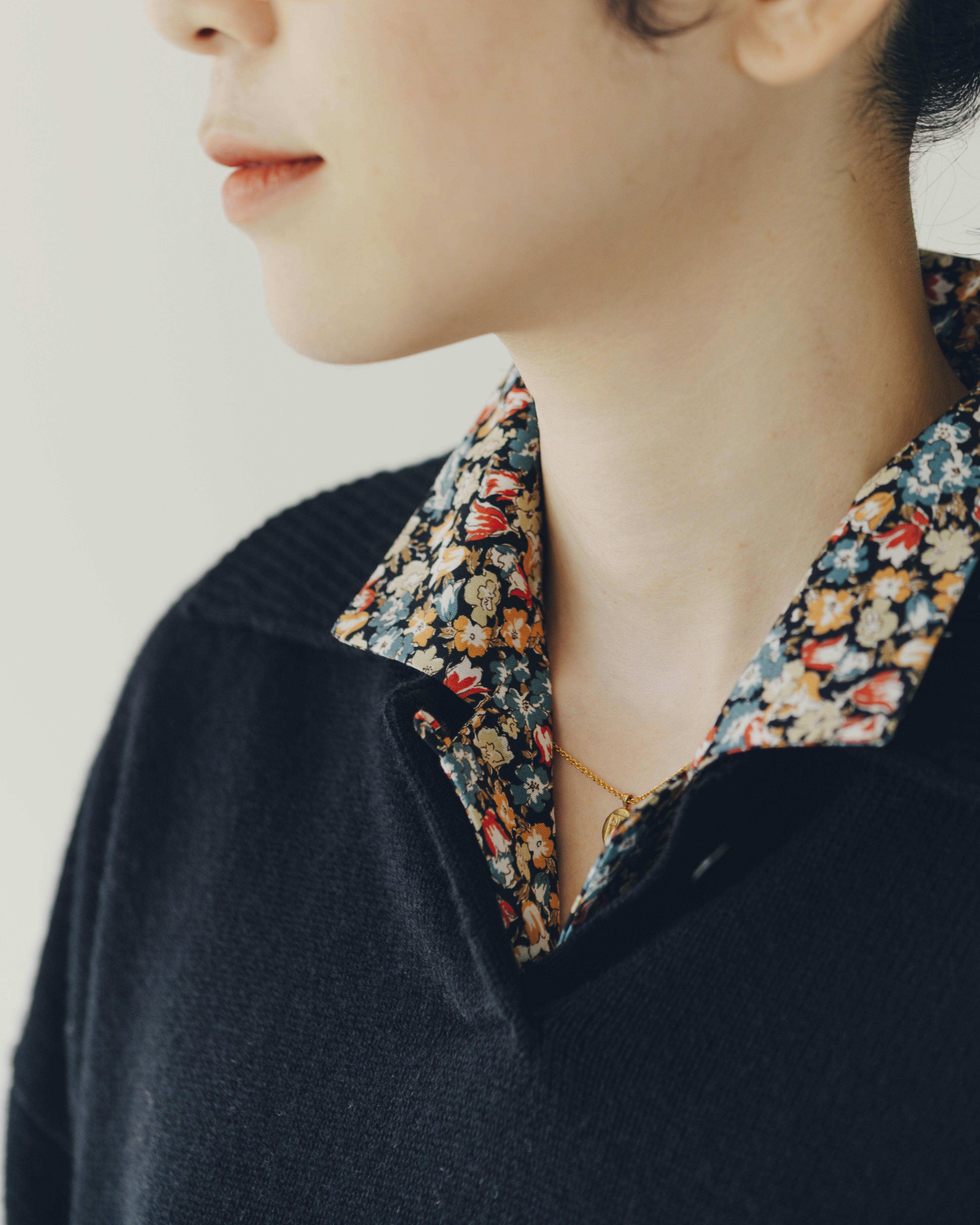 大人にひとさじのアクセント」洗えるウールの襟付きニット - 北欧