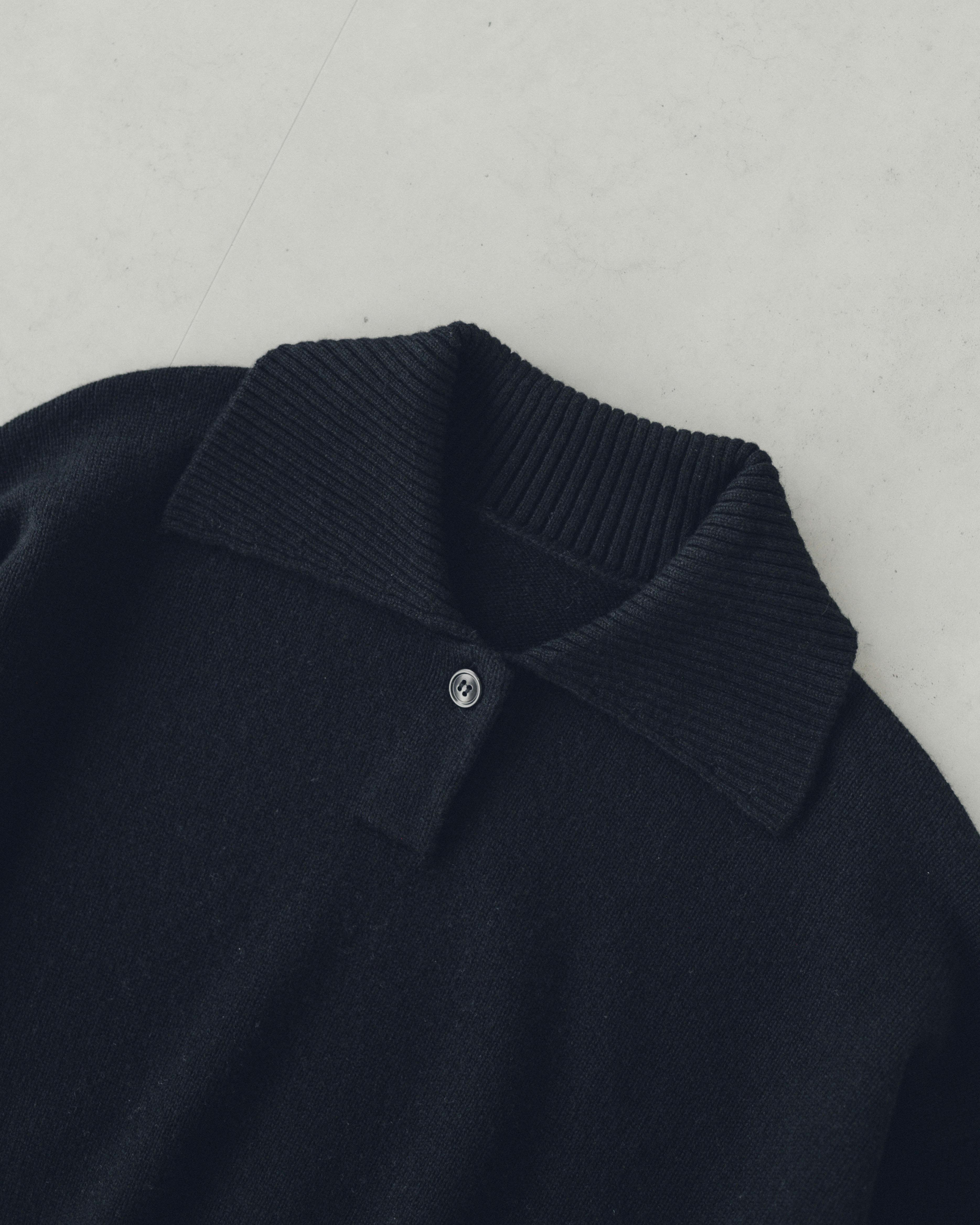 大人にひとさじのアクセント」洗えるウールの襟付きニット - 北欧