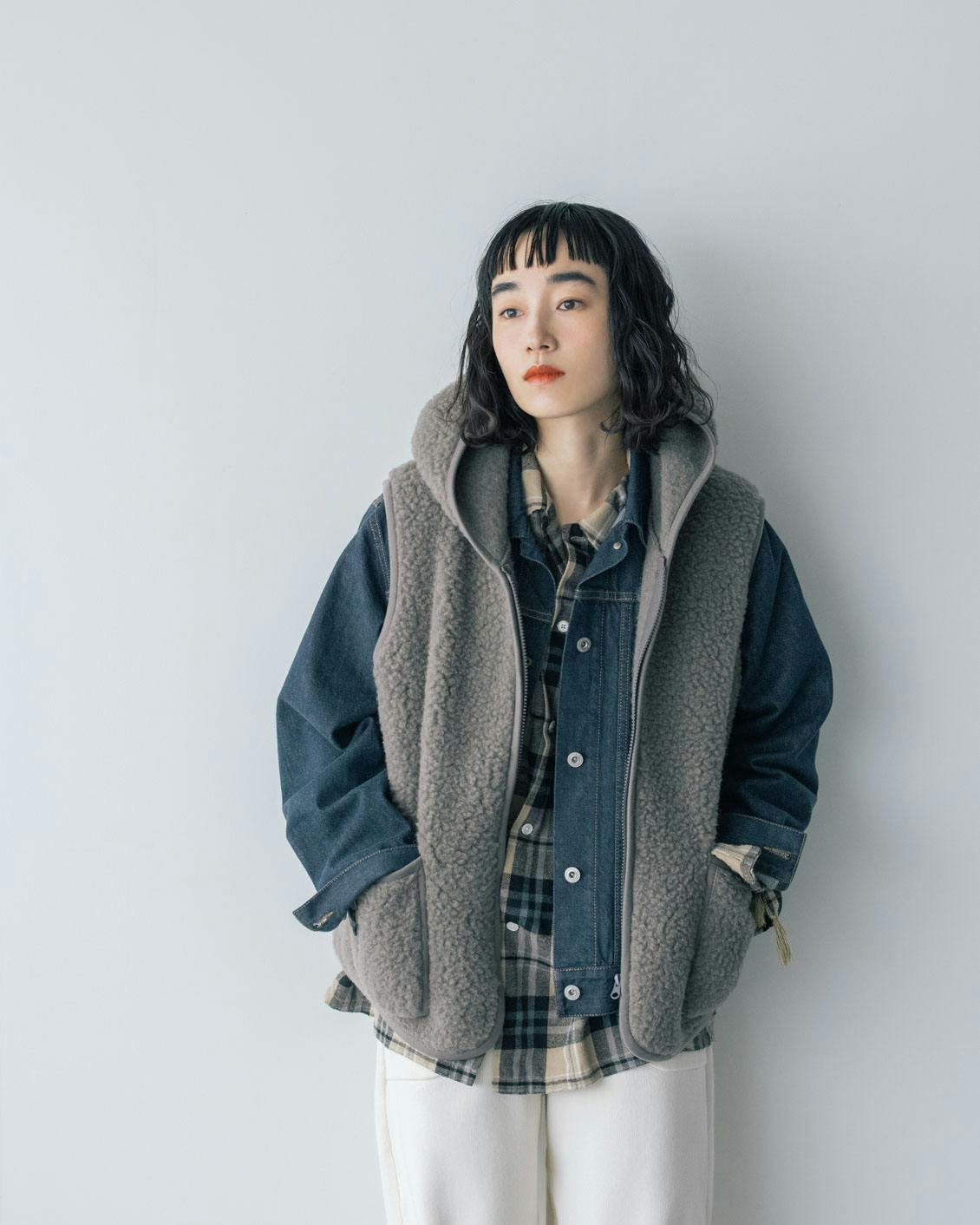 【今季終了】COLD BREAKER / フードボアベスト（グレージュ・M）の商品写真