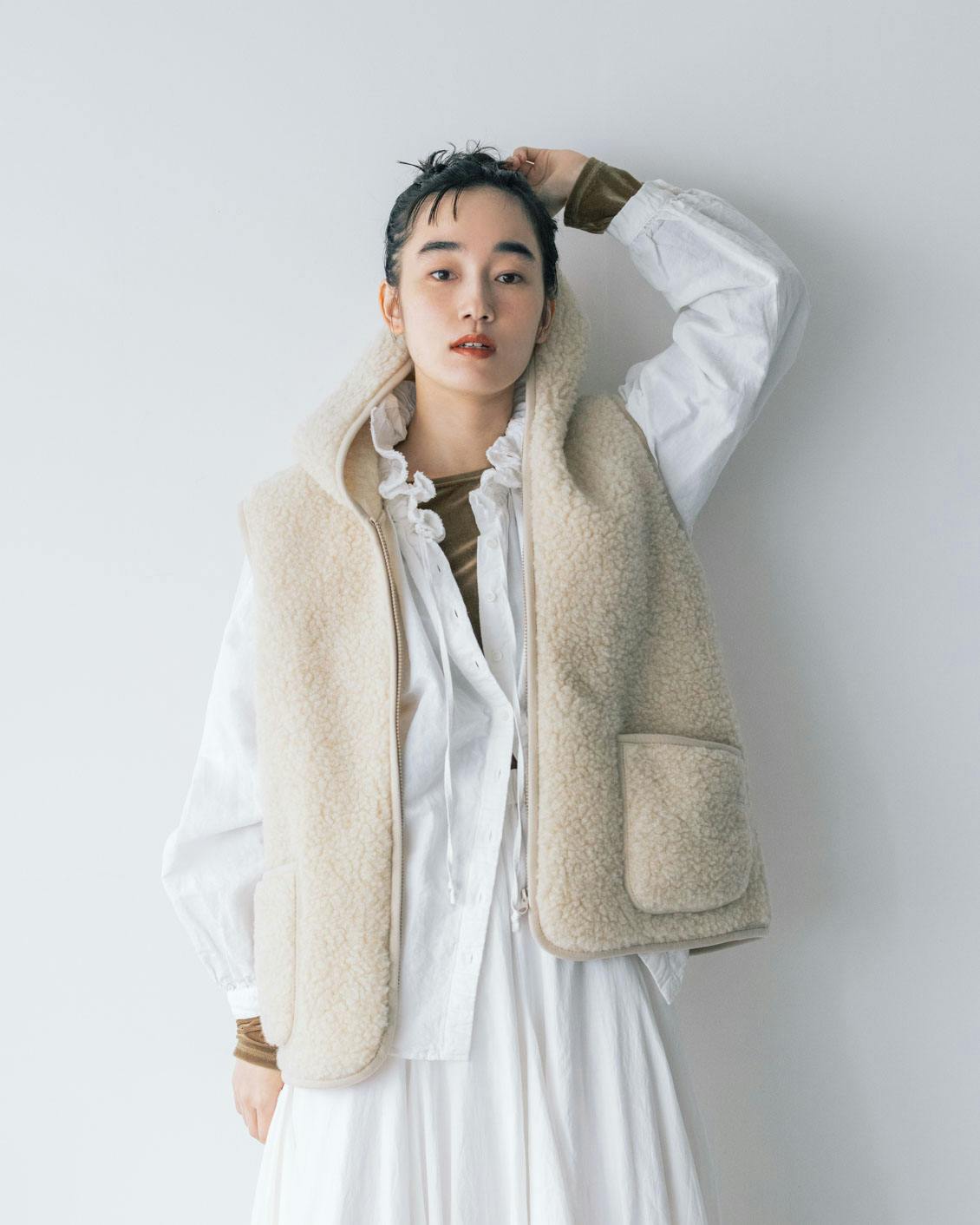 【今季終了】COLD BREAKER / フードボアベスト（ベージュ・M）の商品写真