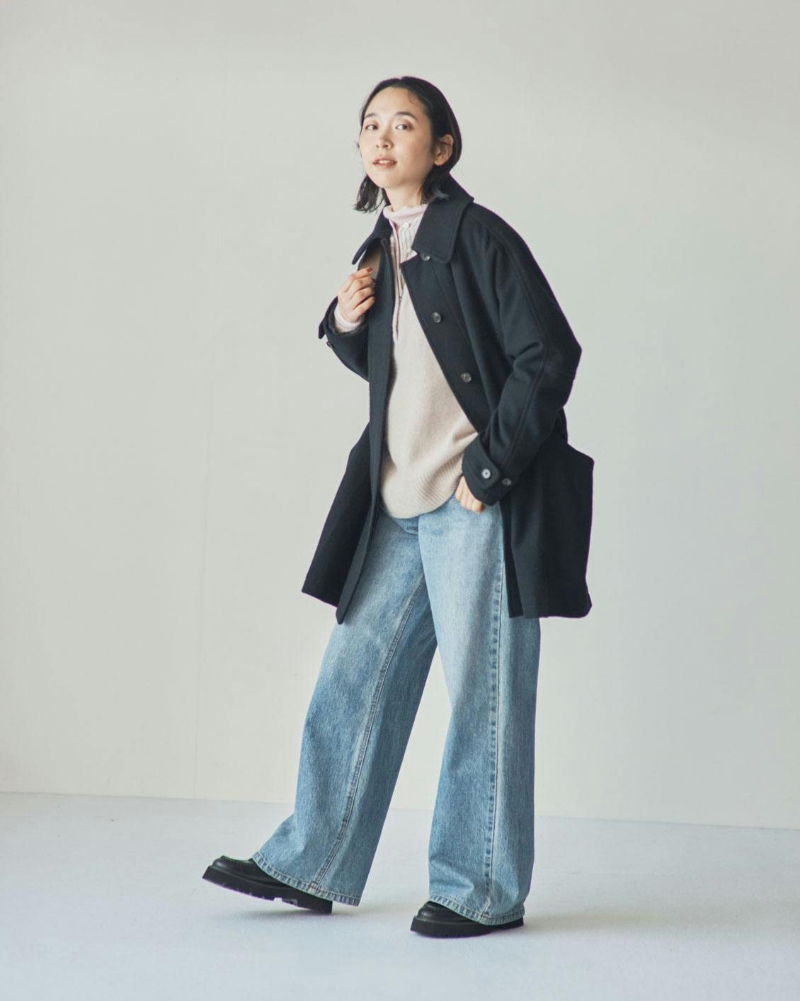 ふんわり素材のヘンリーネックニット（エクリュ、チャコール） - 北欧