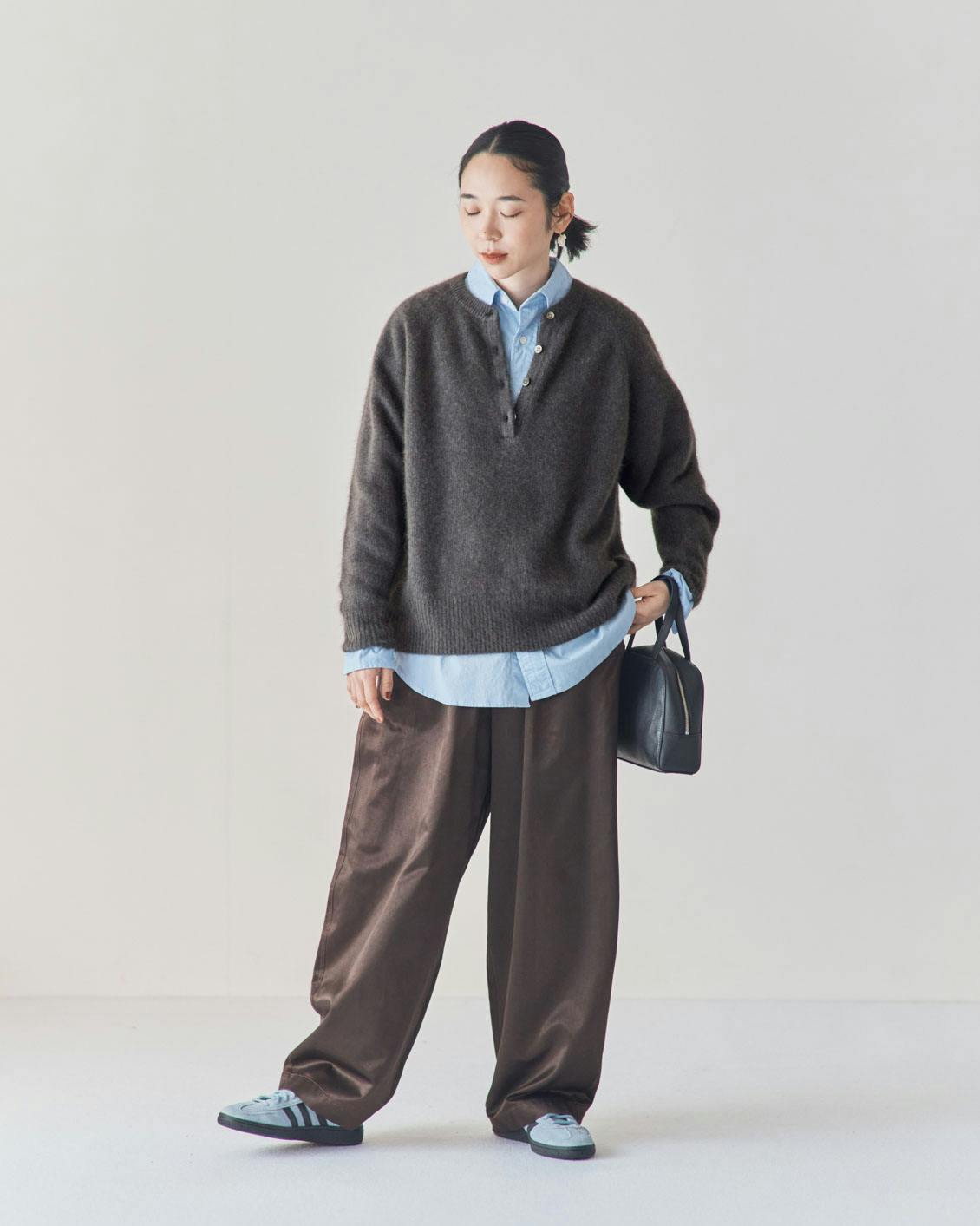 北欧暮らしの道具店　ふんわり素材のヘンリーネックニット 着用レビュー】ふんわり素材の「ヘンリーネックニット」を4名が着てみ