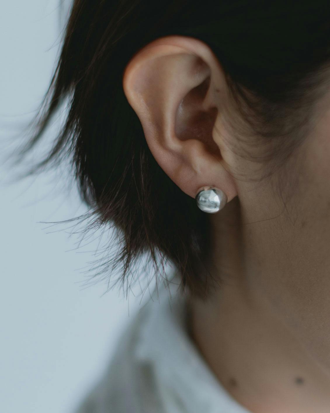 Nina&Jules / ニナ・エ・ジュール/ Small Hemisphire /ピアスの商品写真