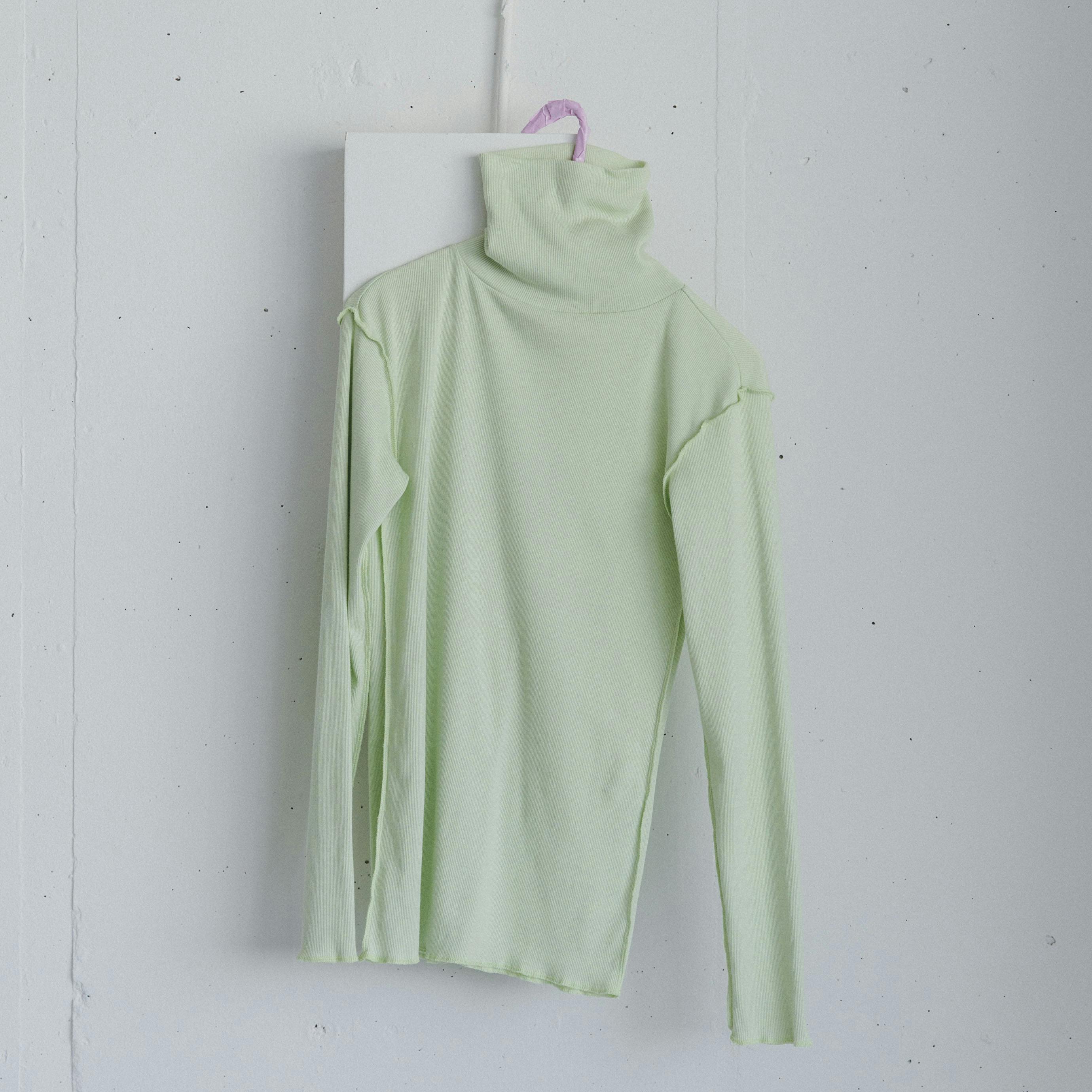 ミントグリーン