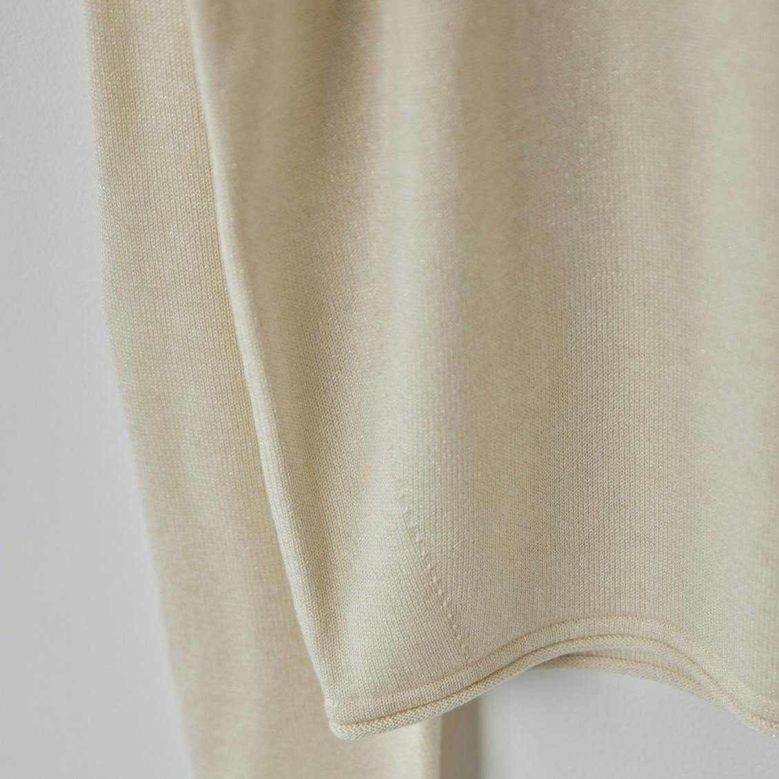 アイボリー × ゴールド