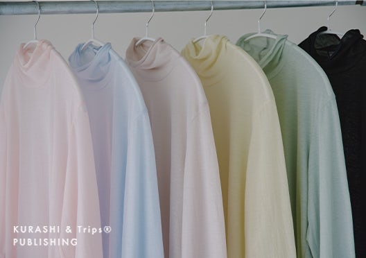 ほんのり透けるコットン混のタートルネックカットソーの画像