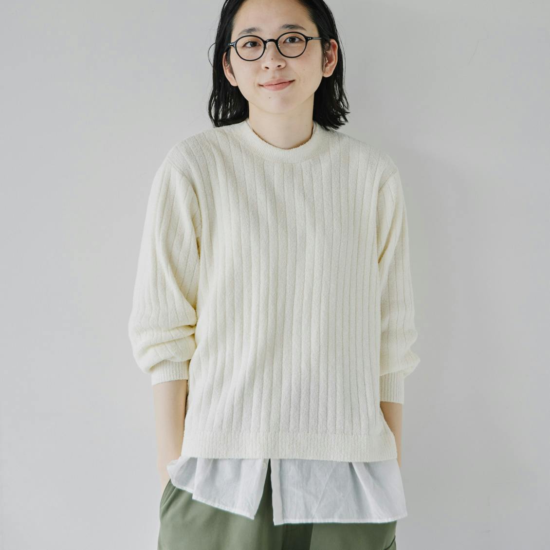 ゆったりシルエットのリブ見えニット / オフホワイトの商品写真