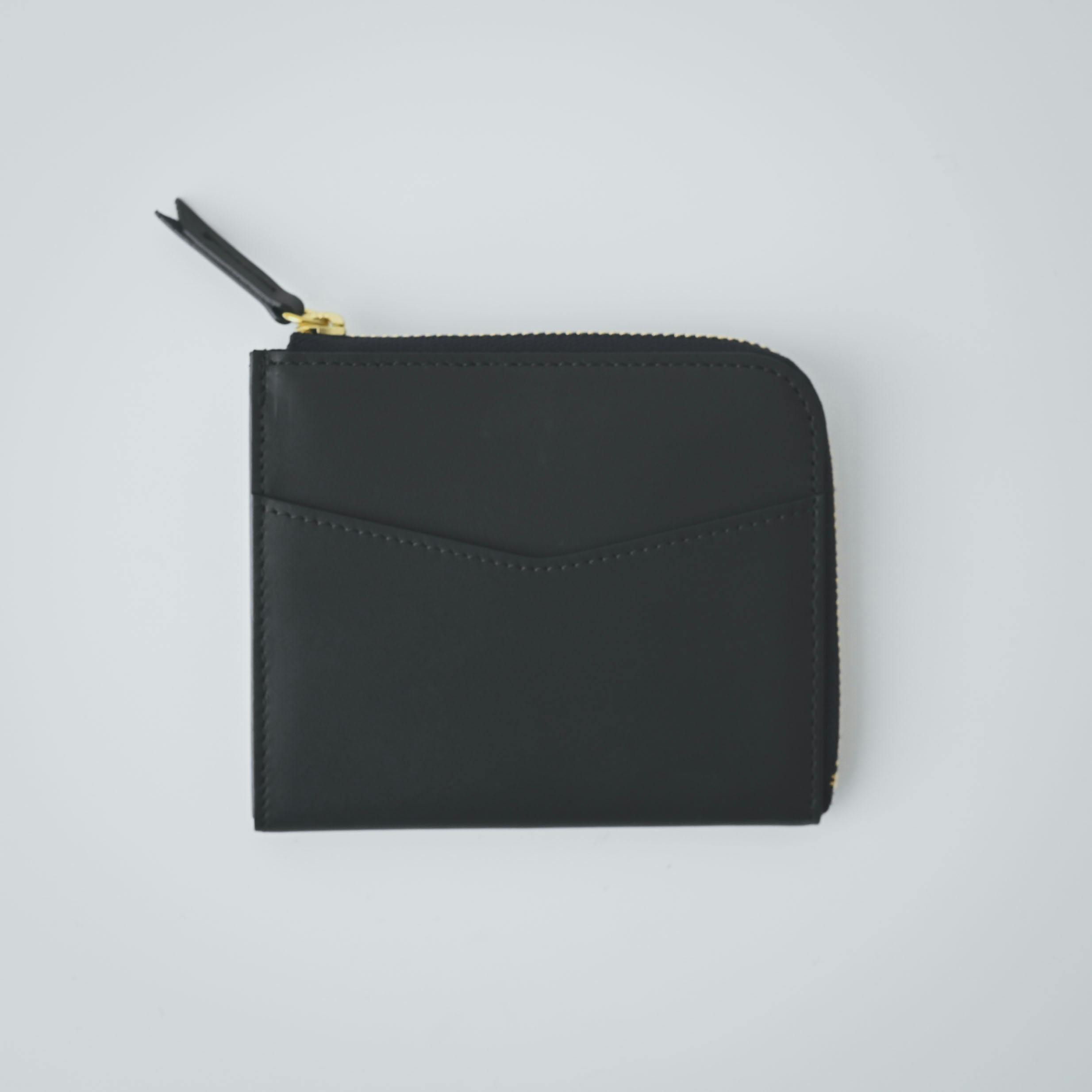 「スリムに見えて収納上手」L字ファスナーのミニ財布（ダークネイビー）の商品写真