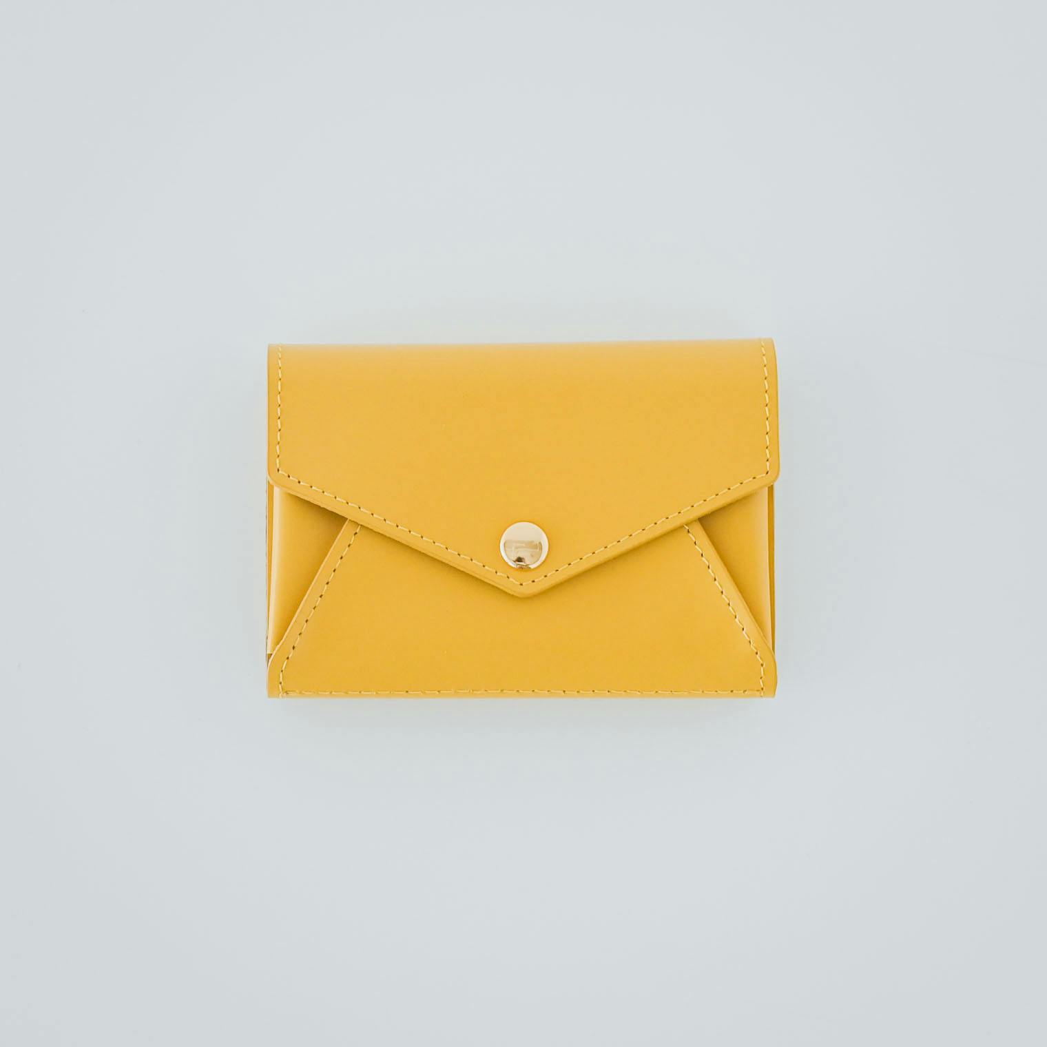 「小さく見えて収納上手」手のひらサイズの本革財布（マスタード）の商品写真