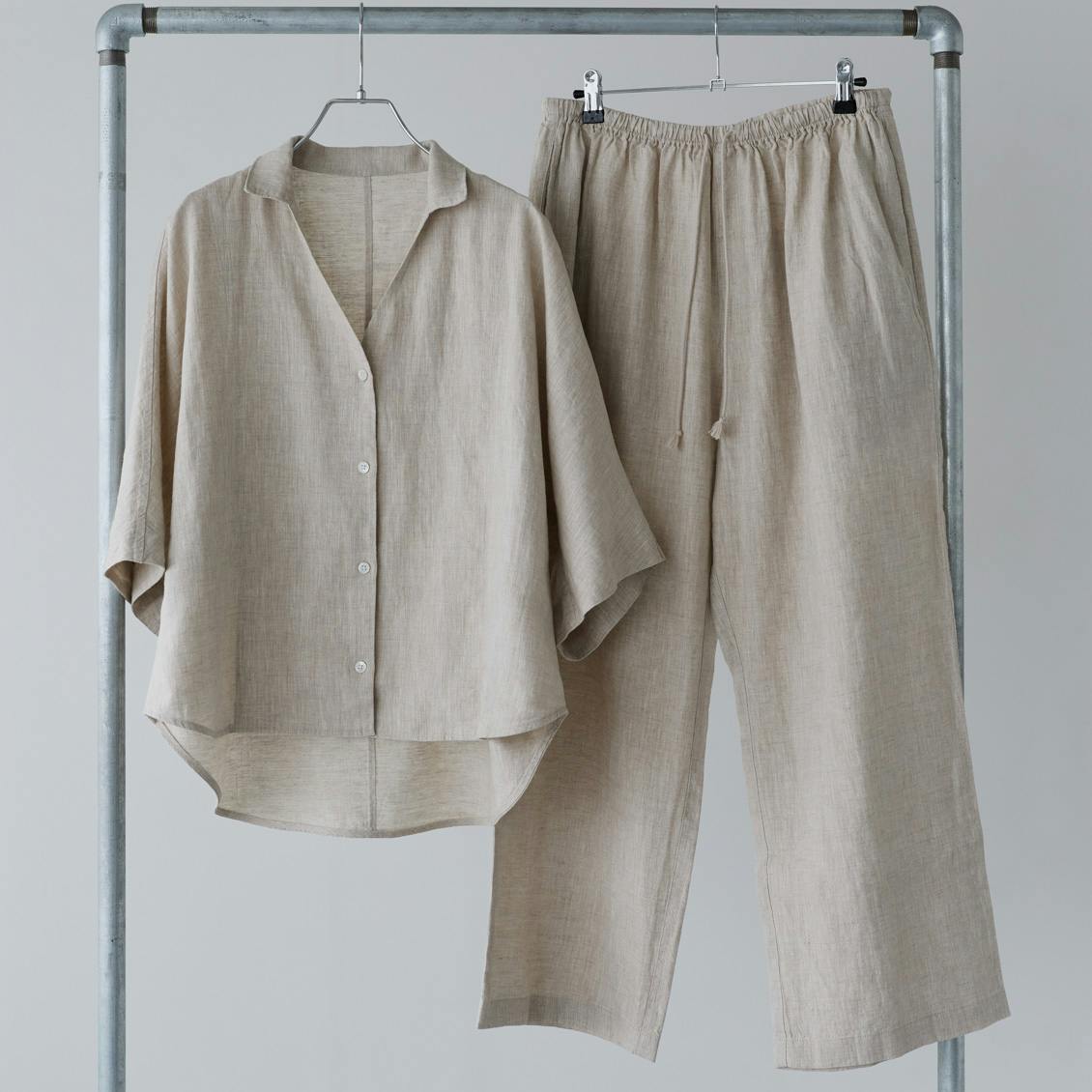 オールインワン見えするフレンチリネンのセットアップ / キナリ / Sサイズの商品写真