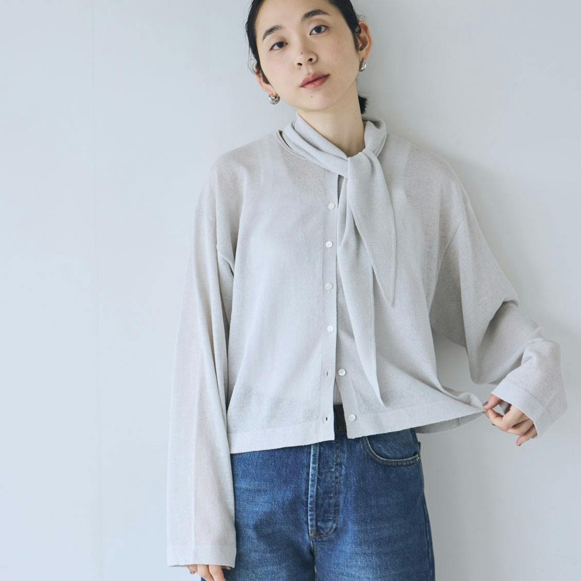 「おしゃれしながら、守りたい」リネン混のUVカットカーディガン（スカーフ付き） / ペールグレーの商品写真