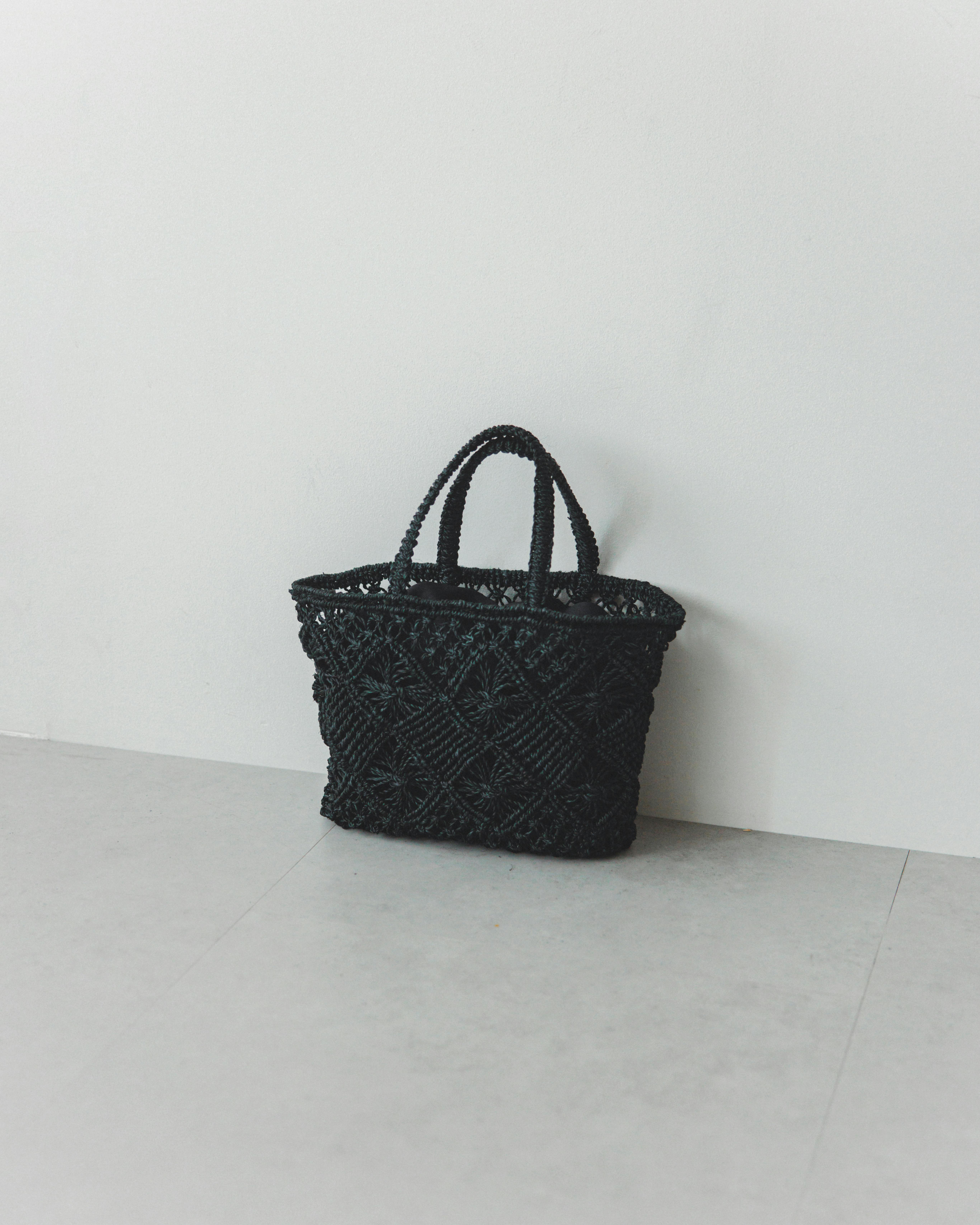 【当店別注】BAGMATI / アバカマクラメバッグ / ブラック / Mの商品写真