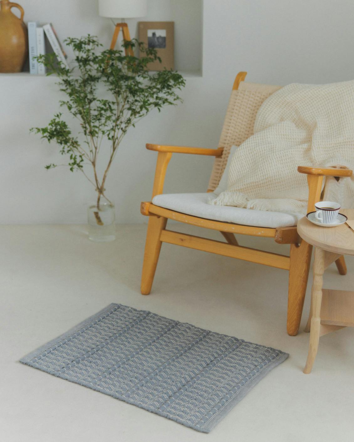 「部屋に、ひとさじアクセント」コットンの手織りラグ /  Sサイズ（50×70cm） / ライトグレーの商品写真