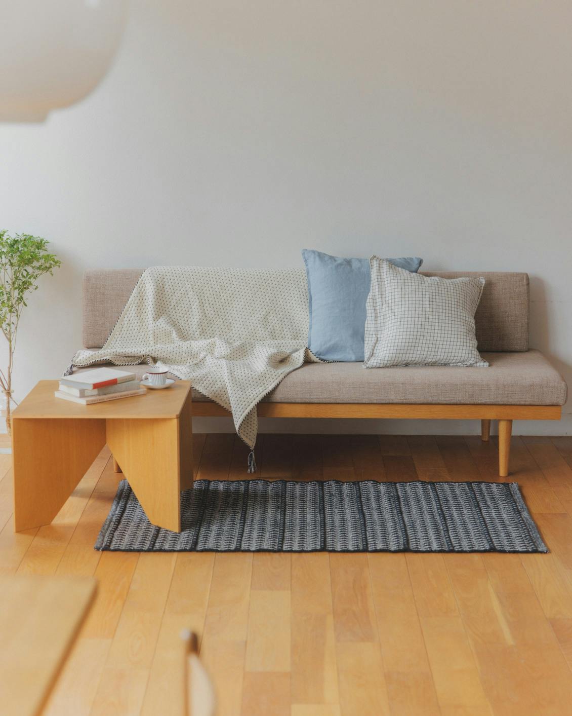 「部屋に、ひとさじアクセント」コットンの手織りラグ / Mサイズ（80×140cm） / ブラックの商品写真