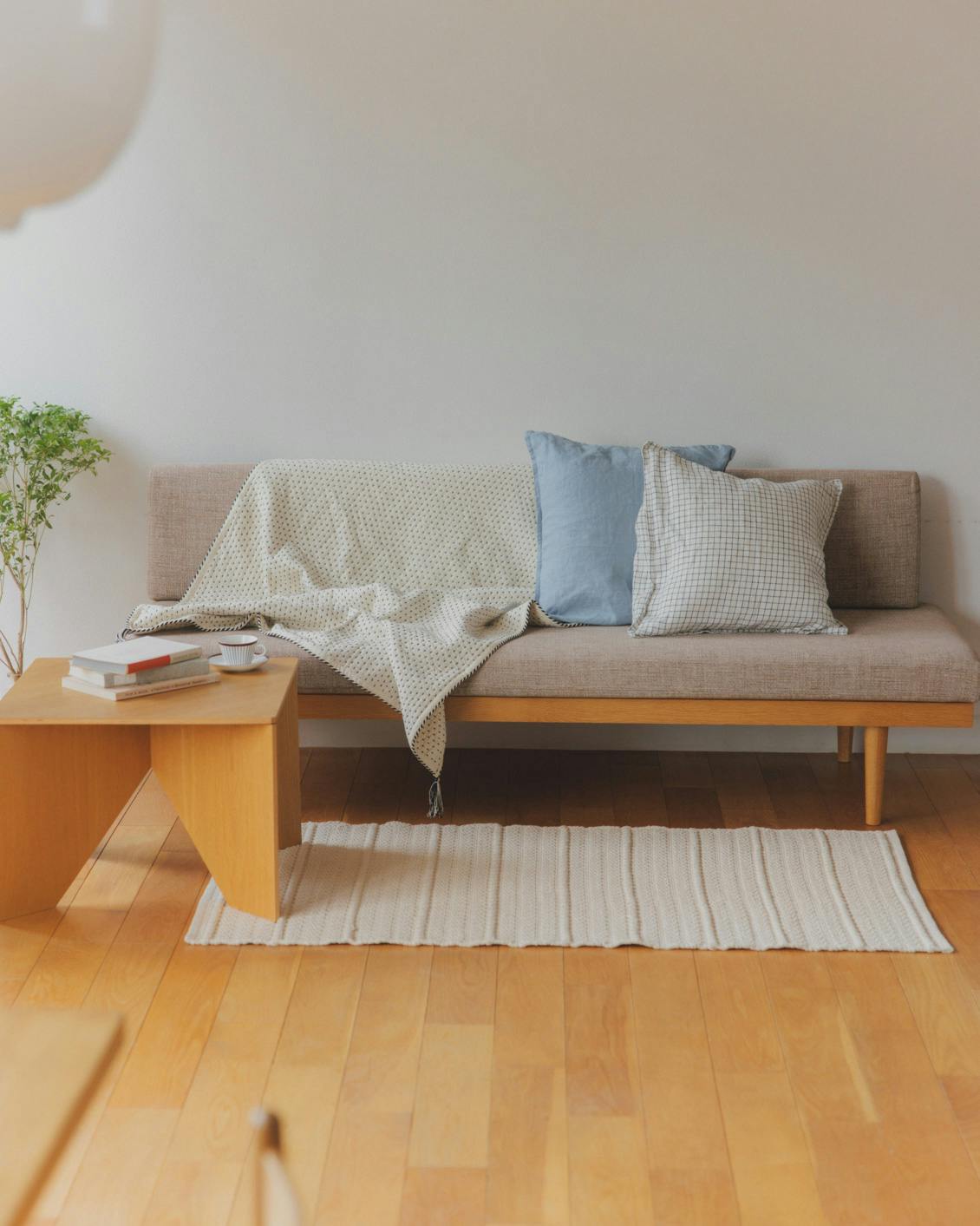 「部屋に、ひとさじアクセント」コットンの手織りラグ / Mサイズ（80×140cm） / ナチュラルの商品写真