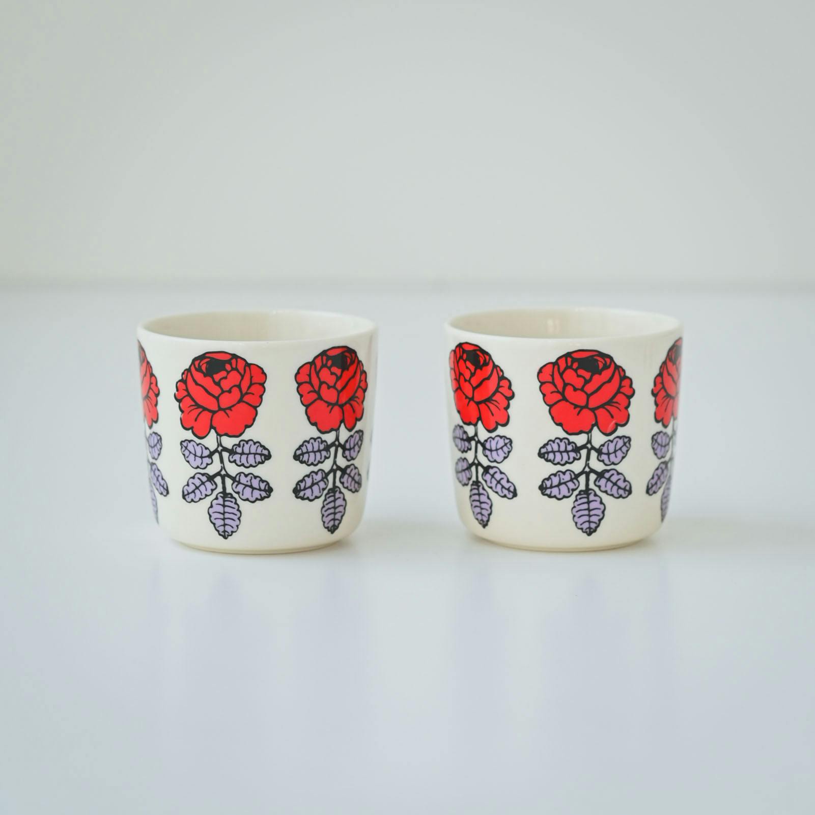 【アジア限定】Marimekko / マリメッコ / Vihkiruusu / ラテマグ2個セット（レッド×ライラック）の商品写真